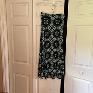LulaRoe Black and Green Patterned Maxi Skirt - Size XS